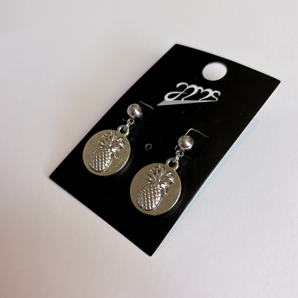 Pineapple pushback earrings - Picture 3 of 3